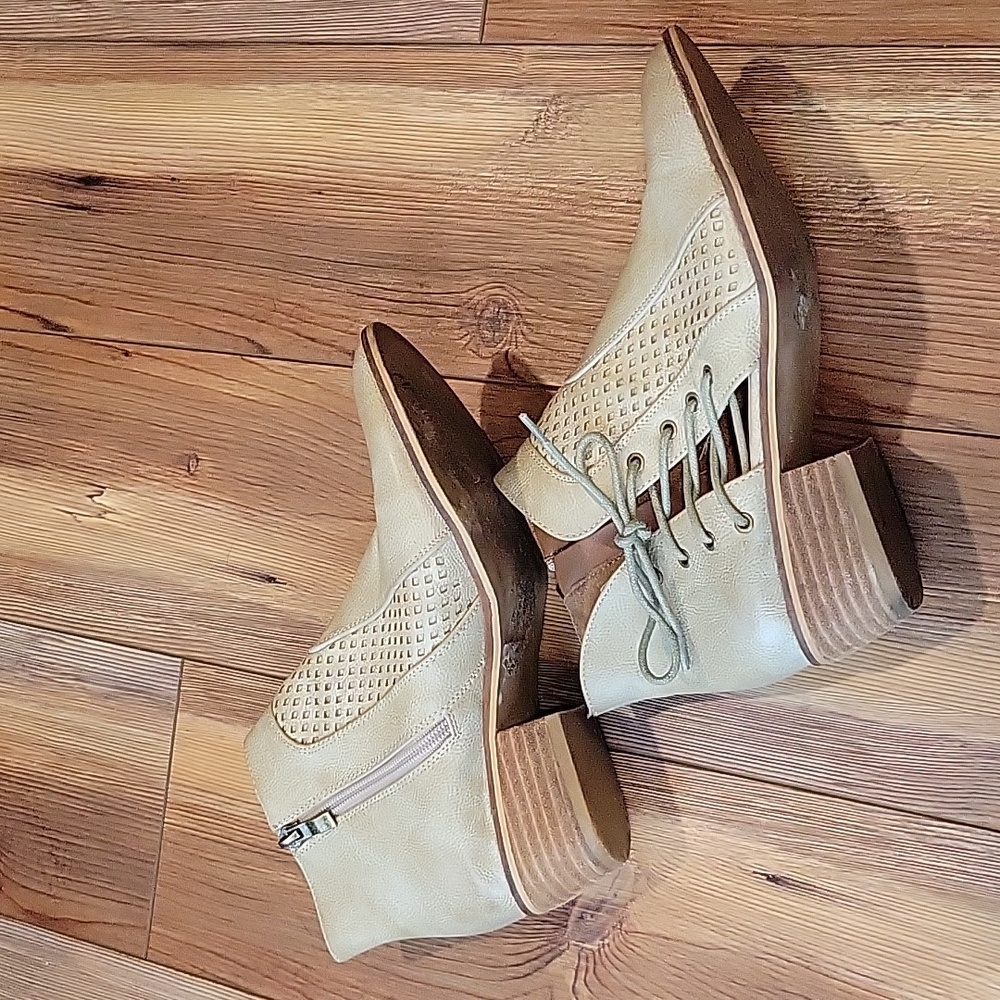Beast fashion ankle boots